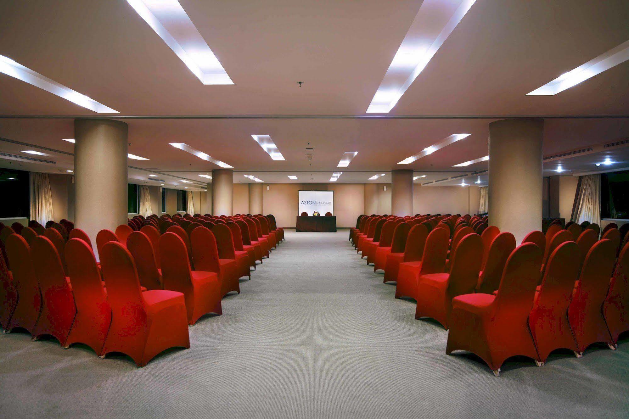 Aston Makassar Hotel & Convention Center Exterior foto